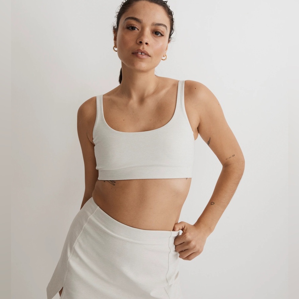 Outdoor voices Double Time Unpadded Run Yoga Bra, Size XS Oatmeal milk Off white